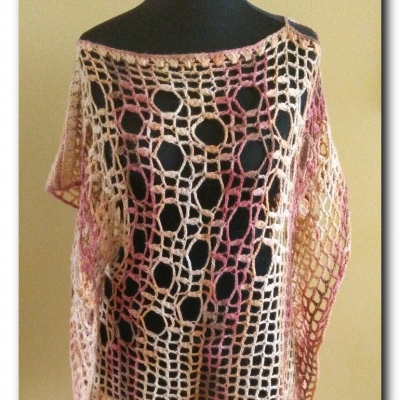 Zwiewna i ażurowa tunika