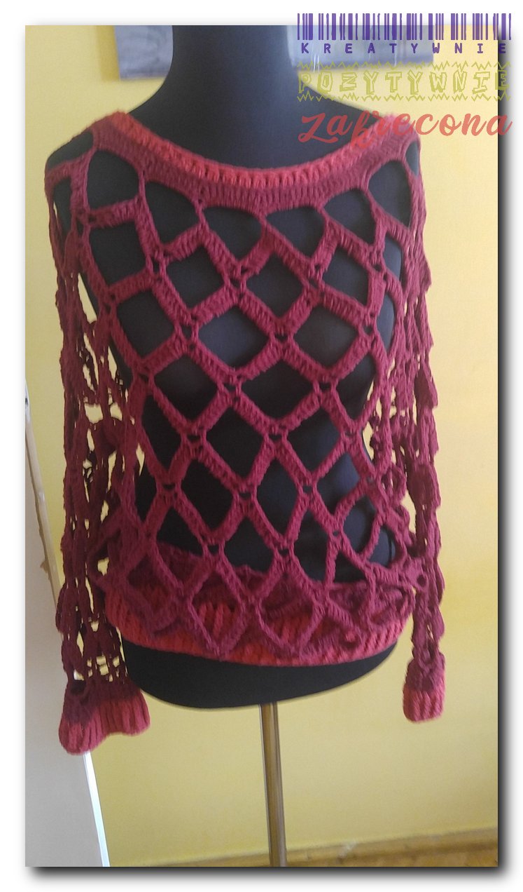 Ażurowy sweterek w romby