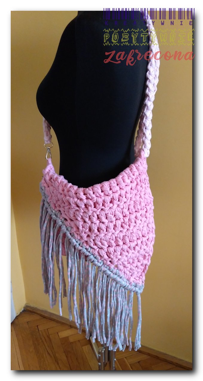 Duża listonoszka z frędzlami