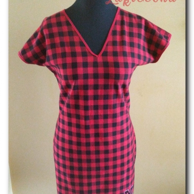 Sukienka w kratkę ze ściągaczem