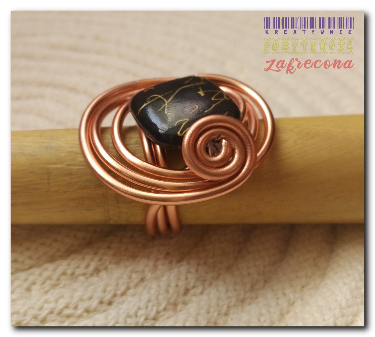 Pierścionek "Czarna łezka"