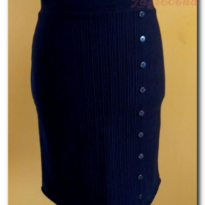 Spódnica ołówkowa z guzikami