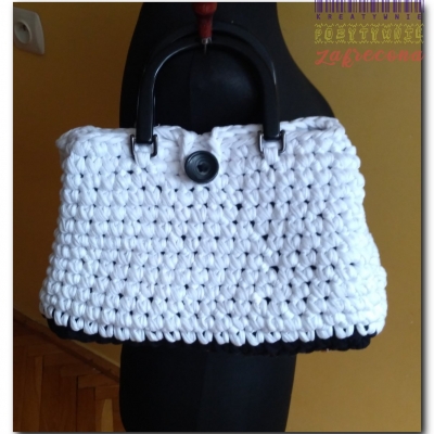 Biała Torebka - Kuferek