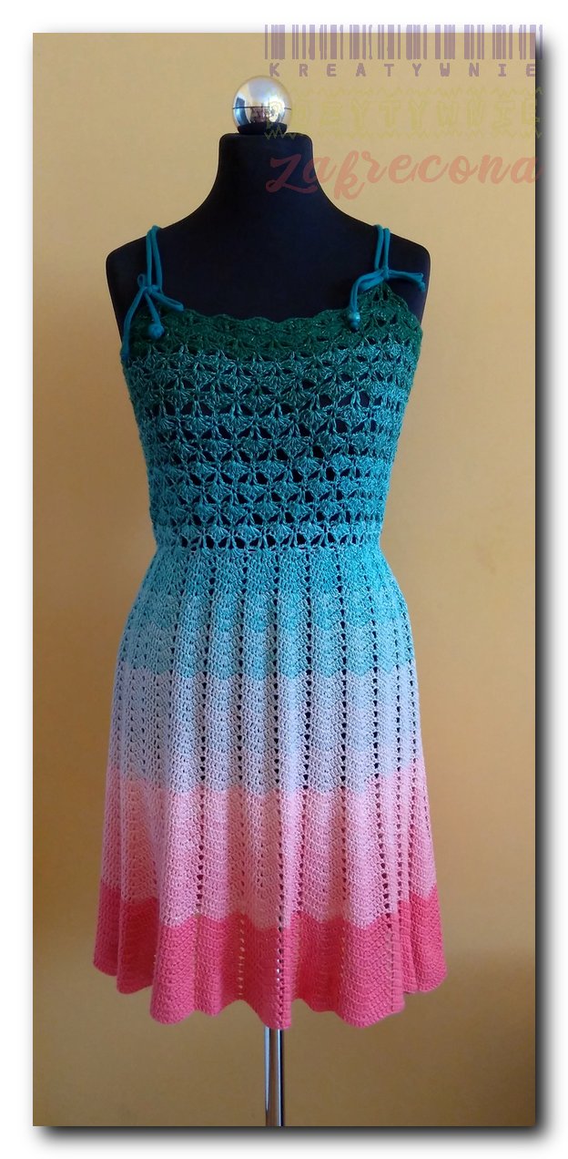 Sukienka zielono-różowa z połyskiem - poprawiona