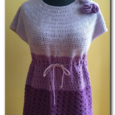 Fioletowa bluzka z kwiatami