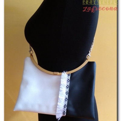 Czarno-biała kopertówka