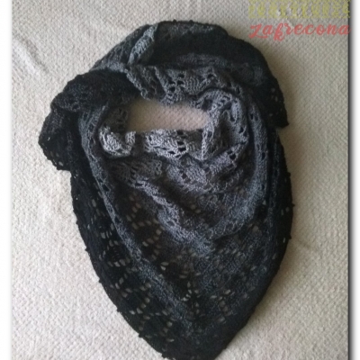 Chusta z motywem liści