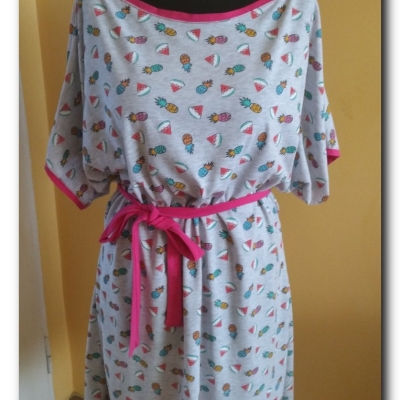 Letnia sukienka "owocowa"