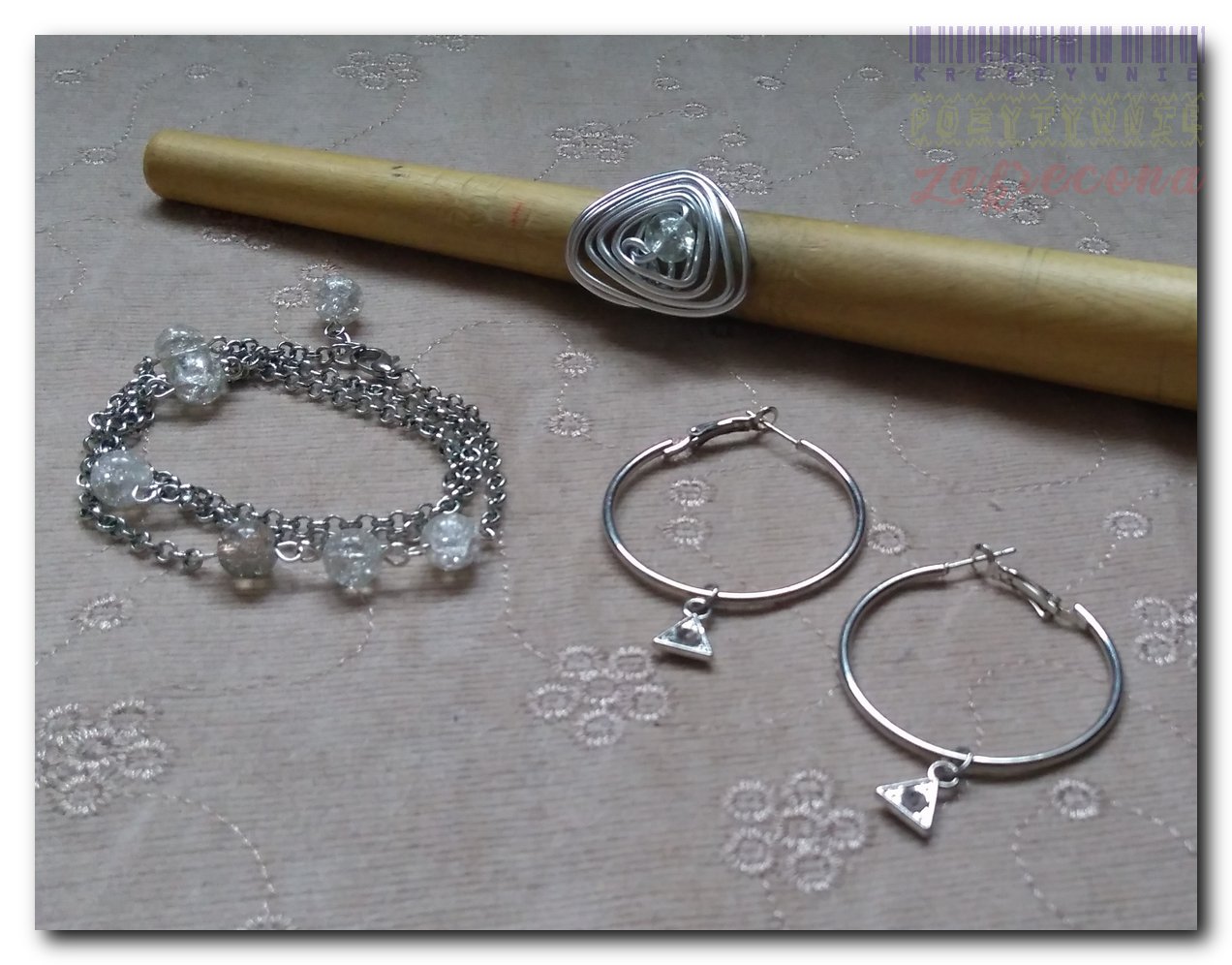 Biżuteria z trójkątem