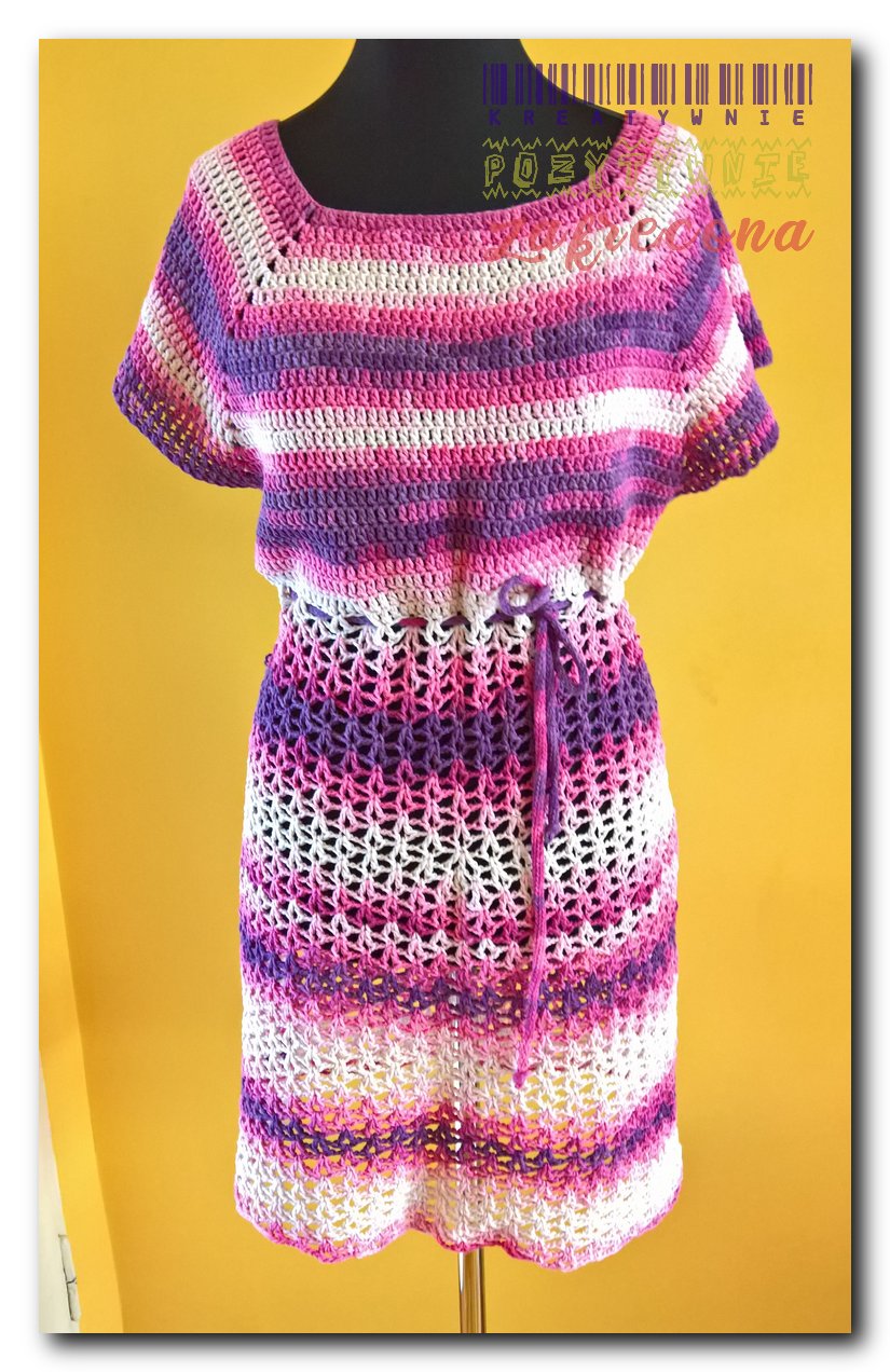 Sukienka w pasy różowo-fioletowa