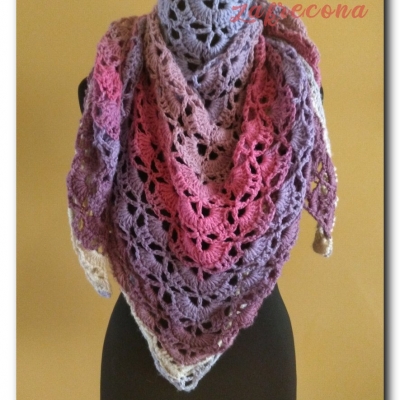 Chusta z motywem "wachlarzy"