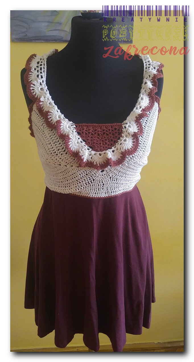 Sukienka z kremowym topem