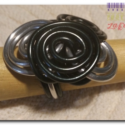 Czarno-srebrne spirale