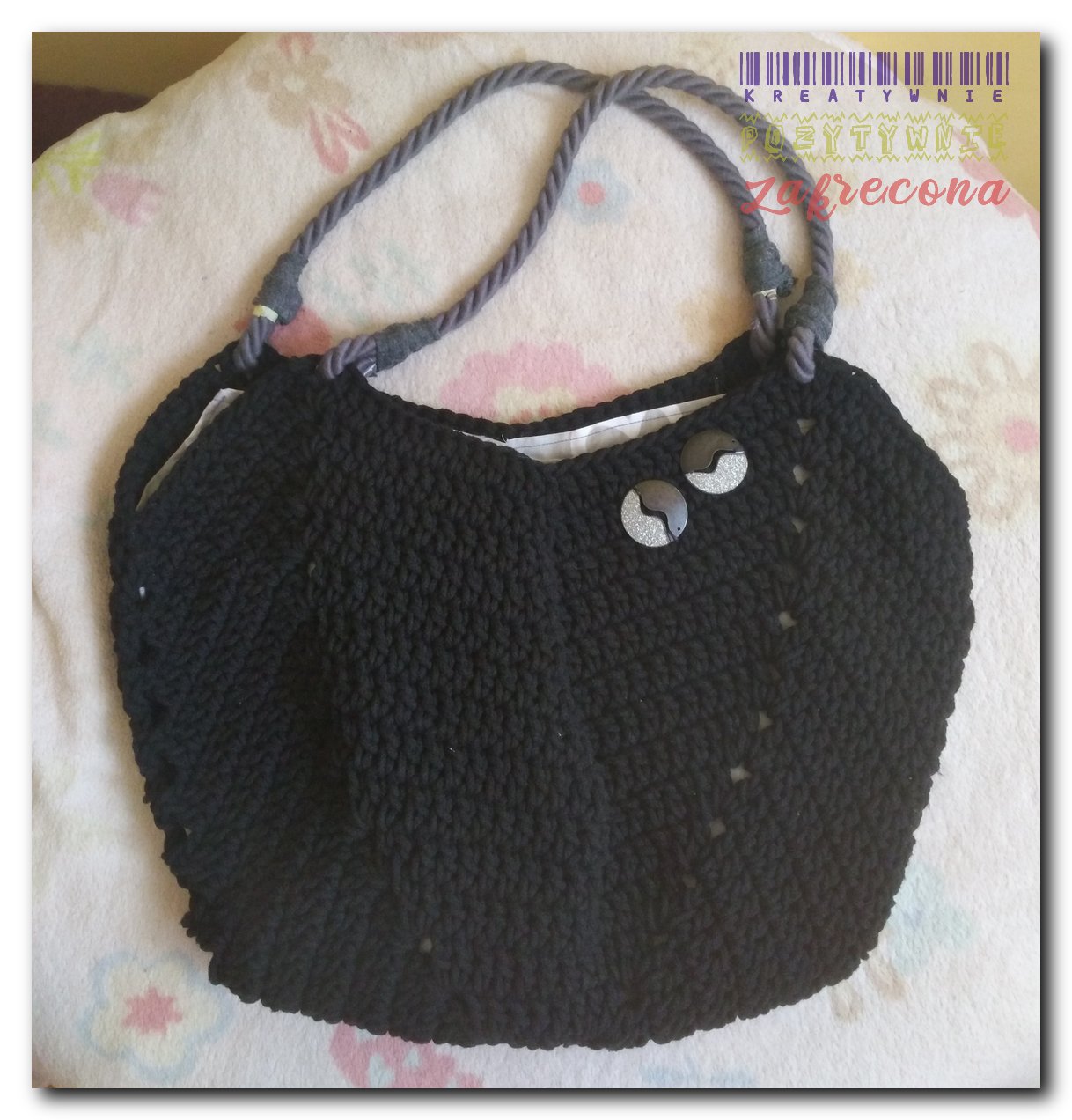 Mała, czarna szoperka 