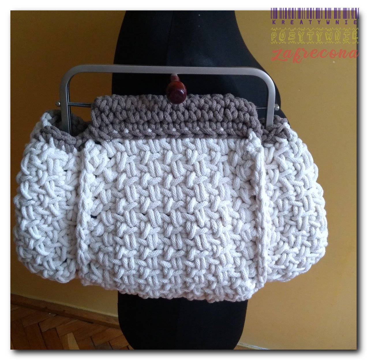 Kremow-beżowa torebka