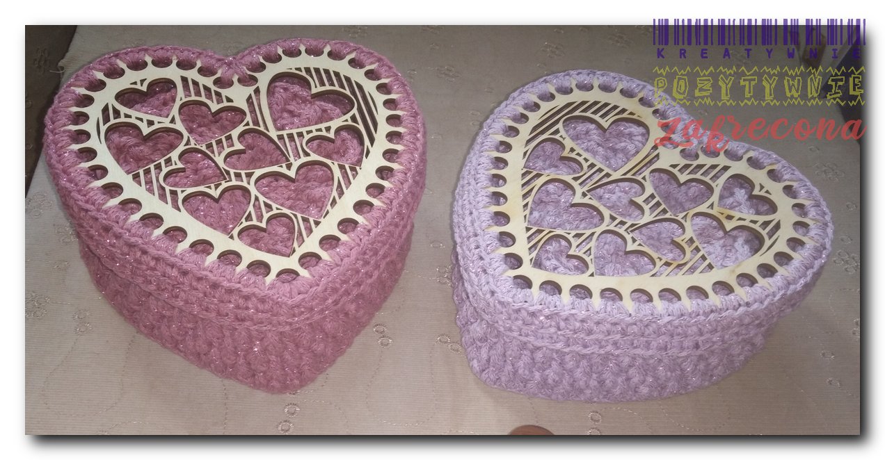 Koszyczki w kształcie serca z podstawkami pod kubek