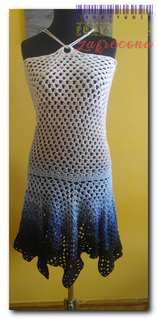 Sukienka z falbaną "granny stitch"