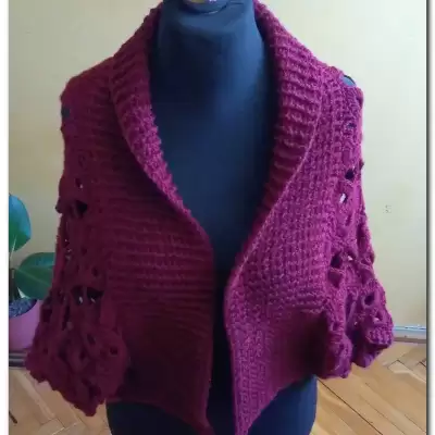 Bordowy kardigan z kołnierzem