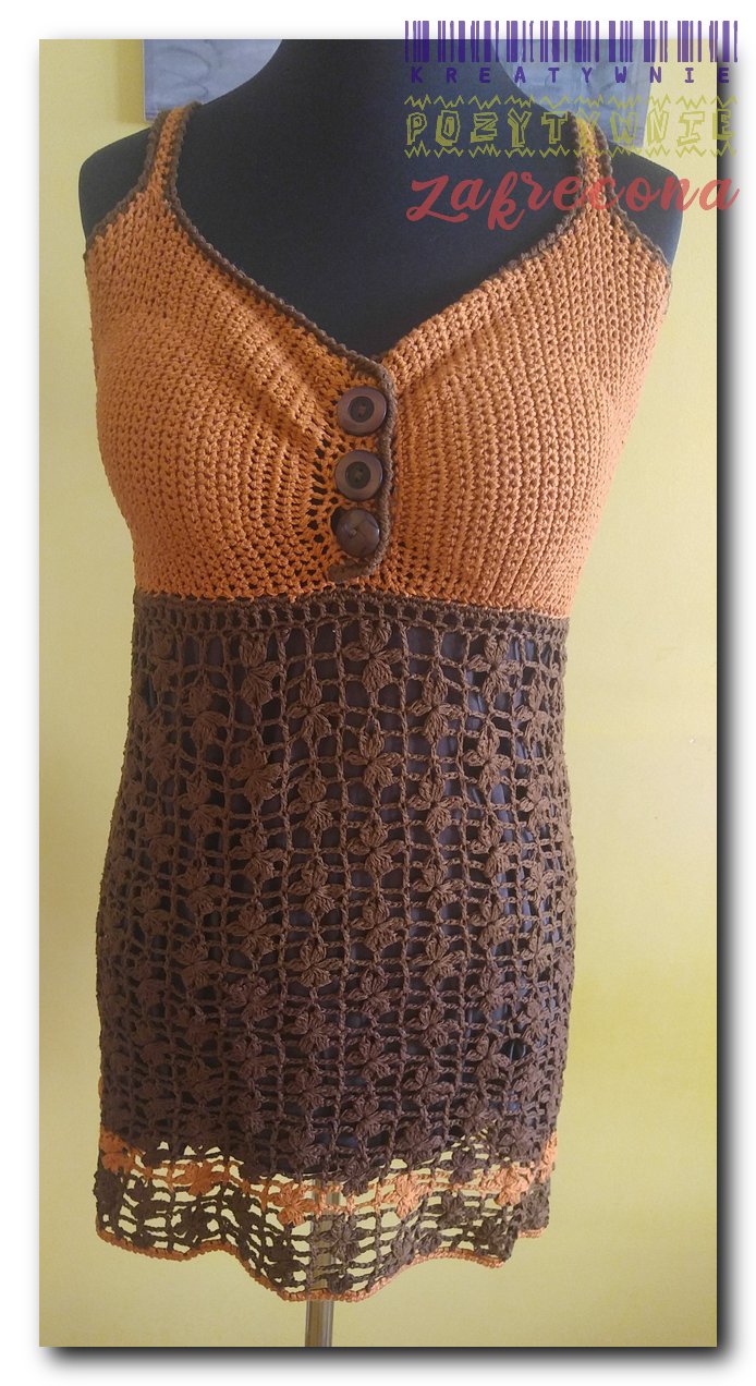 Sukienka brązowo-pomarańczowa z marszczeniem