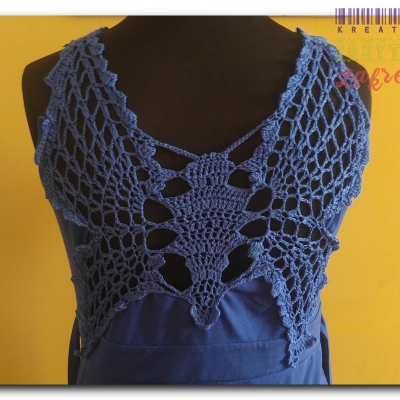 Sukienka z motylem na plecach