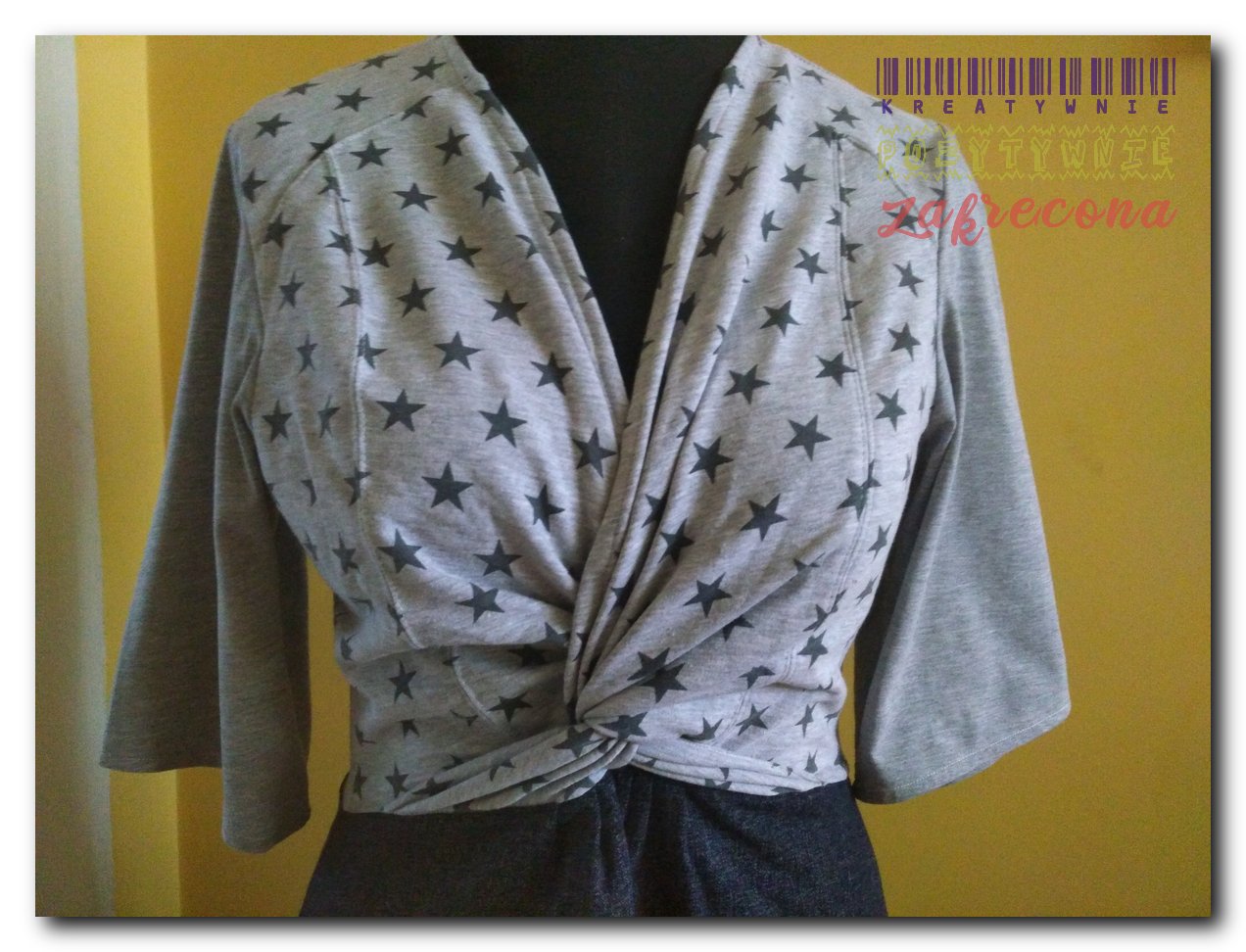 Sukienka "supełek" w gwiazdki