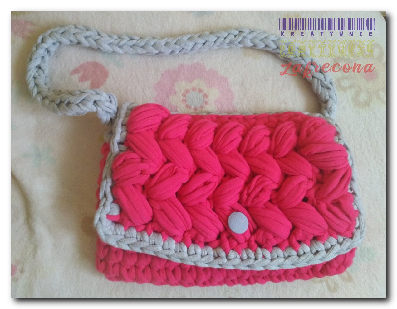 Malinowa kopertówka