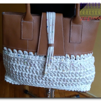 Kremowa szoperka  z bazą z ekoskóry