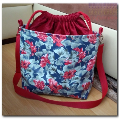 Torebka z "kominem" w dwóch wersjach kolorystycznych